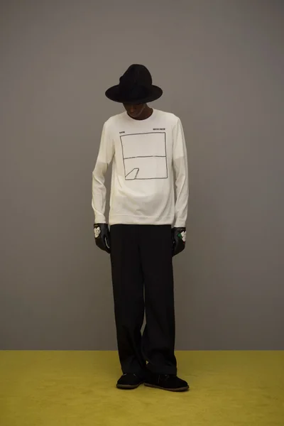 Look 32